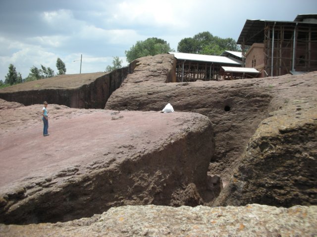 connectionsbetweentherockhewnchurchesoflalibelanorthernethiopiaonecanimaginetherockbeforethechurcheswerecarvedout.jpg