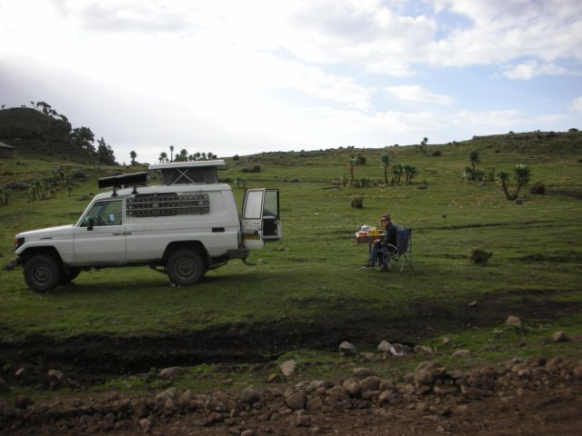 ourcampspotatcheneksimienmountainsnationalparktemperaturesdropedtoabout5celsiuswhatadifferencetosudan.jpg