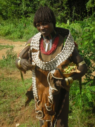 alongtheroadfromkeyafartodimenkaomovalleysouthethiopia.jpg