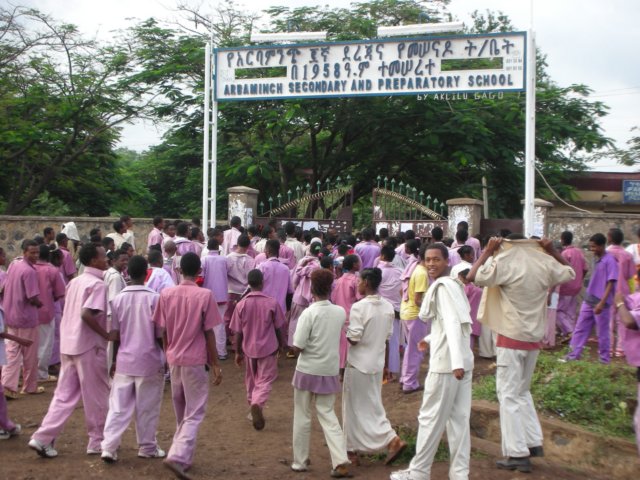 ethiopianswearschooluniformswhichhaveadifferentcolorindifferentschoolstowns.jpg