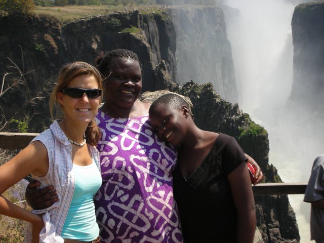 zambianvisitorsaskedtotakeapicturewithvictoria.jpg