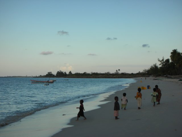 giventhenumberofchildrenthepopulationinmozambiquemustbegrowingfast.jpg