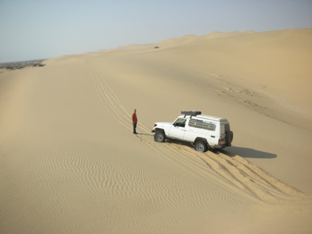 drivinginonly2wdisnotalwayssuccessfulwedriftedtoofartotherightasthegroundwasnotlevelwith4wdwecouldcontinue.jpg