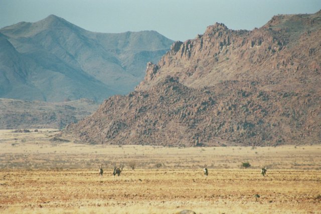 namibrandnaturereserveisthelargestprivatelyownedpropertyinsouthernafricaitis200000hectares.jpg