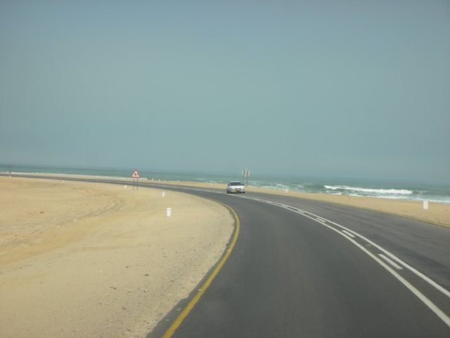 the40kmbetweenswakopmundandwalvisbayareasphalt.jpg