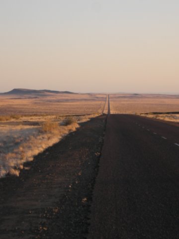 theroadtowardsnoordoewertheborderpostwithsouthafrica.jpg