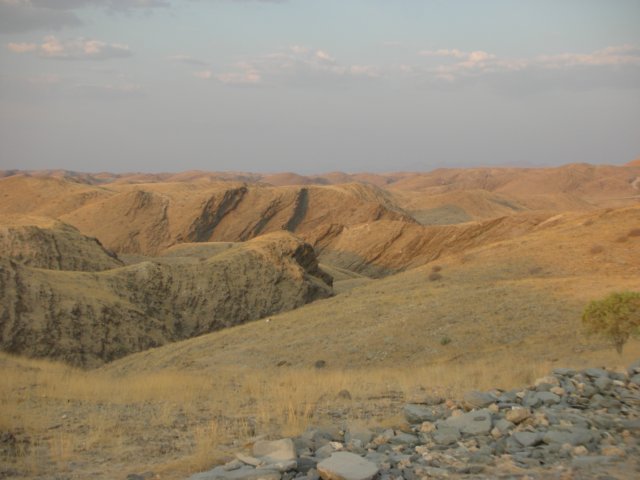 therouteleadsthroughthenamibnaukluftparkwhichisoneoftheworldslargestnationalparkswithover23000sqkm.jpg