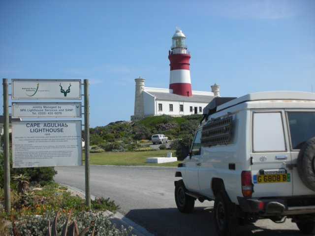 thesouthernmosttipofafricaiscalledcapeagulhas200kmfromcapetown.jpg