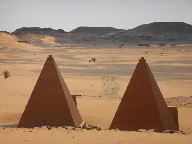 meroepyramidssudansmaintouristattraction10.jpg
