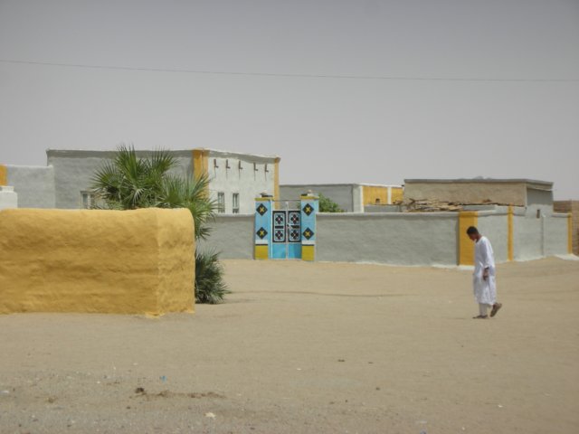 northernsudanhousesfrequentlyhavecolorfuldoors.jpg