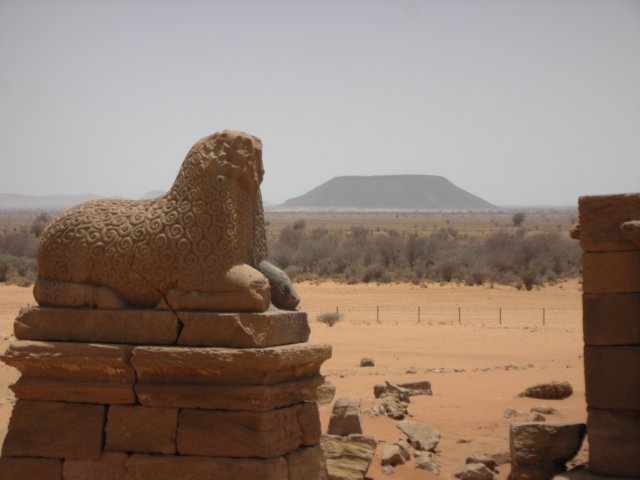 sheepstatuenaqatemplesudan.jpg