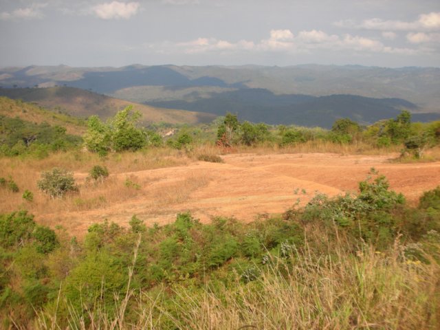 aroundsongeathelandscapeisveryhillyandcoveredwithalotofvegetation.jpg