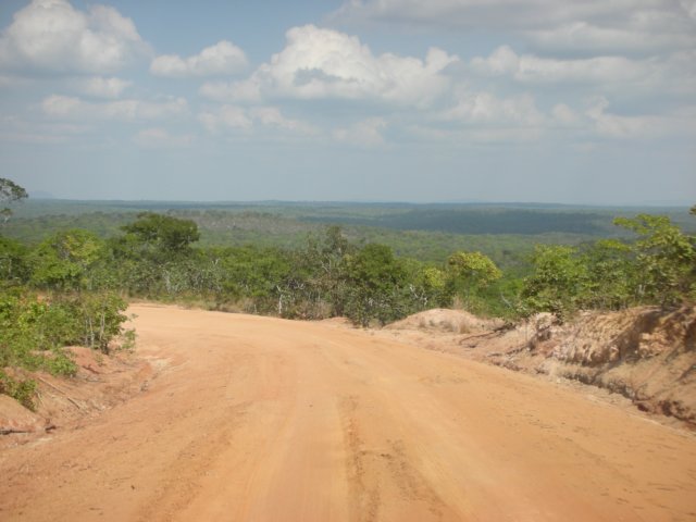 eastofsongeaisalargewildlifecorridorforthemigrationbetweenselousgamereservelakenyasa.jpg